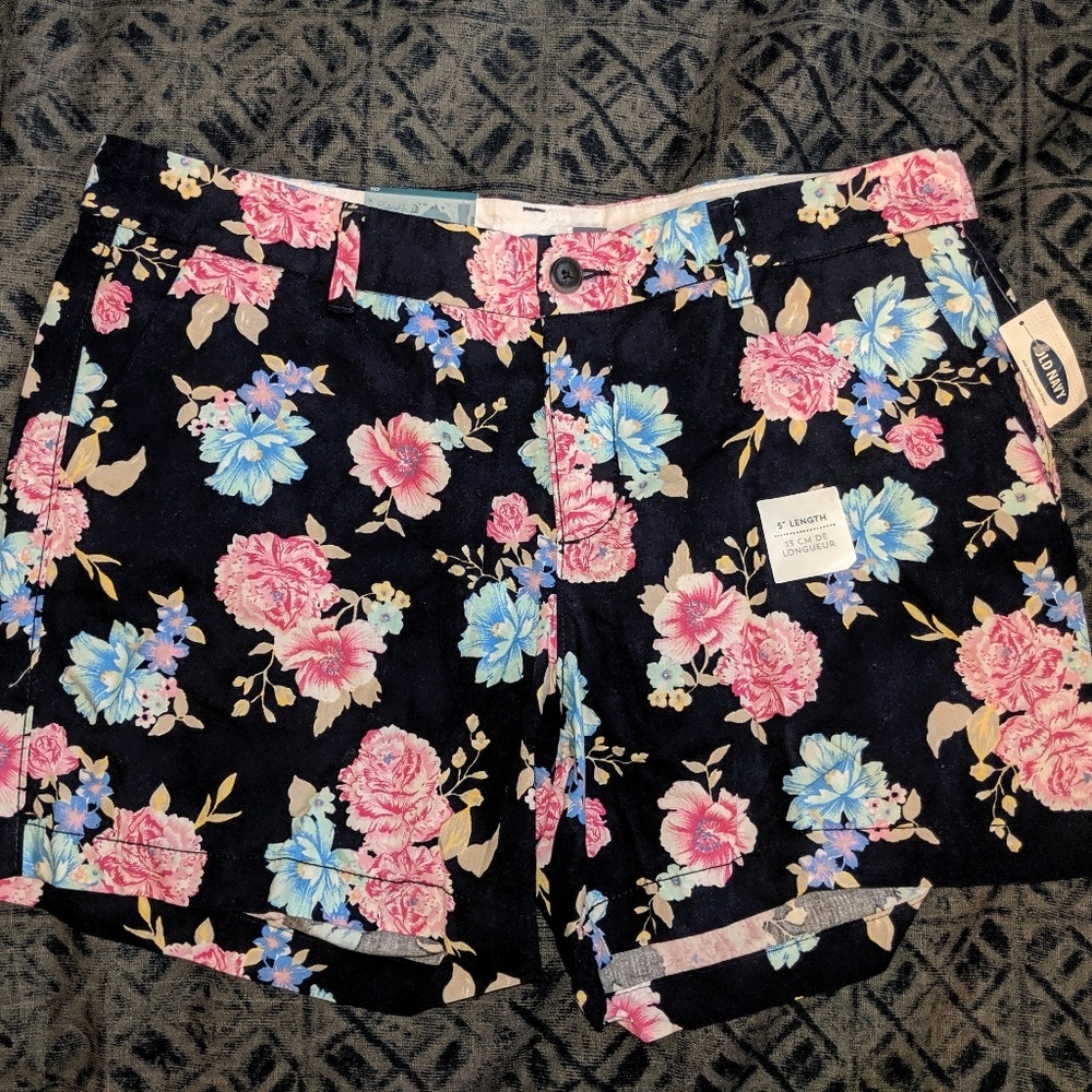 NWT Old Navy Size 10 Navy Floral Shorts